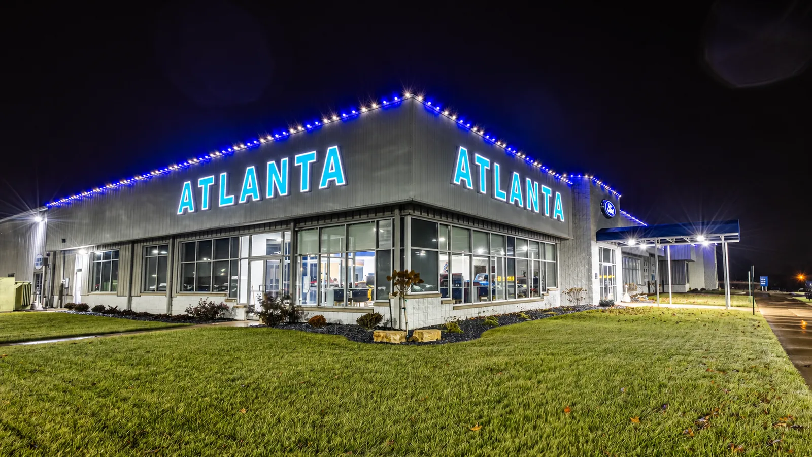 Corporate building with clean C9 holiday lighting in Metro Atlanta