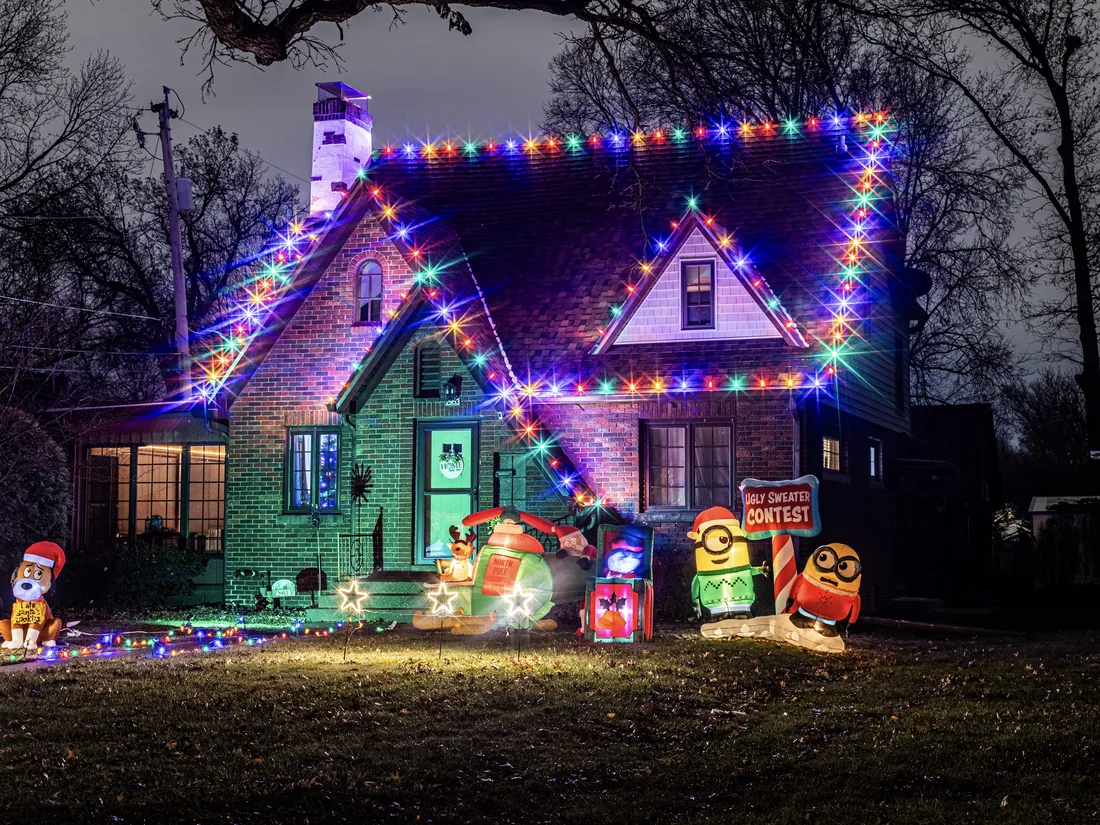 Residential Christmas light installation by Bright Lights GA in Metro Atlanta